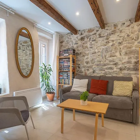 Charming Atypical Hyères